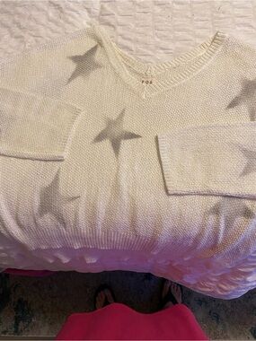 POL Cream V-Neck Star Pattern Sweater